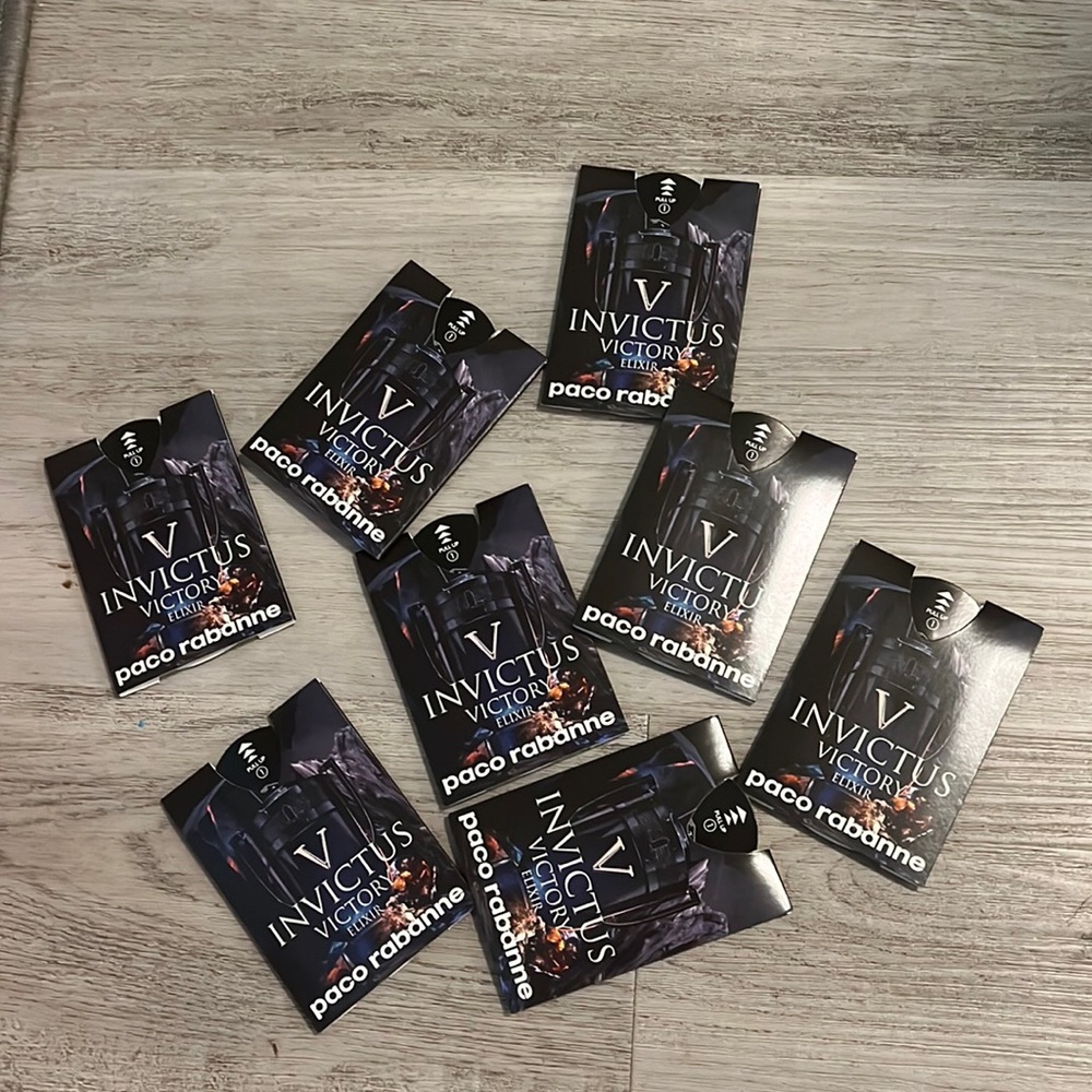 Bundles of 8 samples of parfume